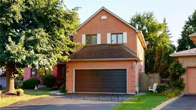 Detached in Kingston