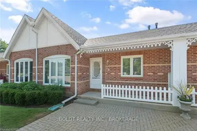 443 Nassau Street 29, Niagara-on-the-lake, On L0s 1j0