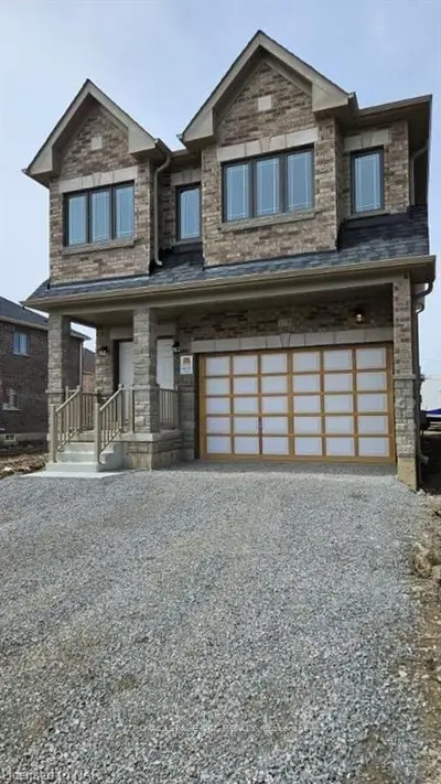 Detached in Thorold