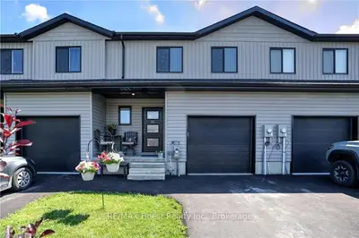 Att/Row/Townhouse in Greater Napanee