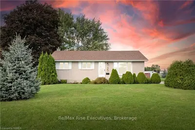 Detached in Greater Napanee