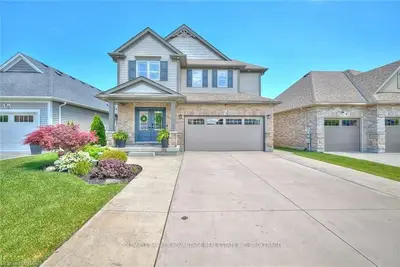 Detached in Thorold