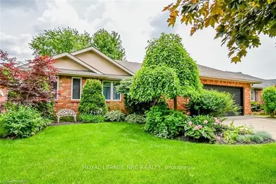 Detached in Pelham