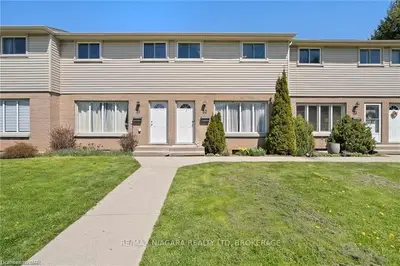 Condo Townhouse in Niagara Falls