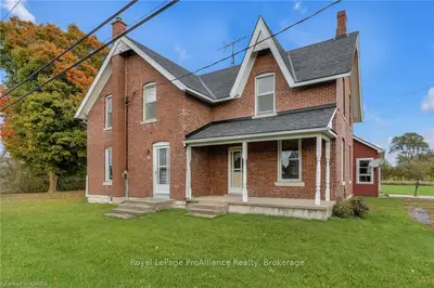 Detached in Frontenac