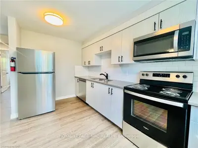 Condo Apartment in Thorold