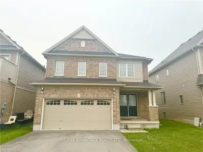 Detached in Niagara Falls