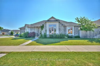 Detached in Fort Erie