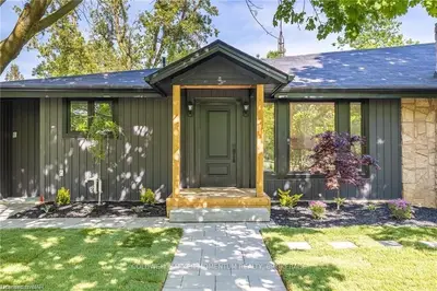 Detached in Brant