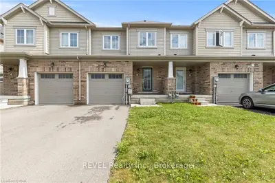 Att/Row/Townhouse in Thorold