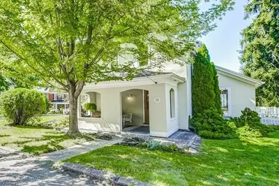 28 Clarence Street, Niagara-on-the-lake, On L0s 1l0