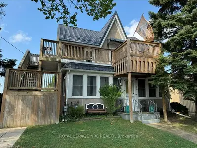 20 Regent Street, Welland, On L3b 4h4