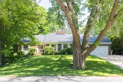 276 Mississagua Street, Niagara-on-the-lake, On L0s 1j0