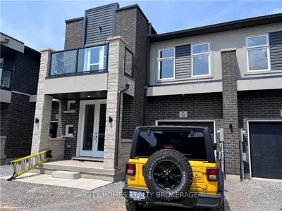 5672 Dorchester Road 12, Niagara Falls, On L2g 4y8