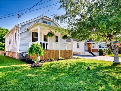 92 Delhi Street, Port Colborne, On L3k 3k9