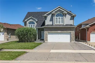 8377 Racey Avenue, Niagara Falls, On L2h 3m7