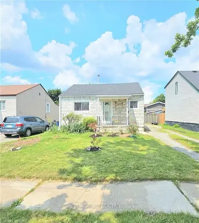 378 Calais Street, Welland, On L3b 4w3