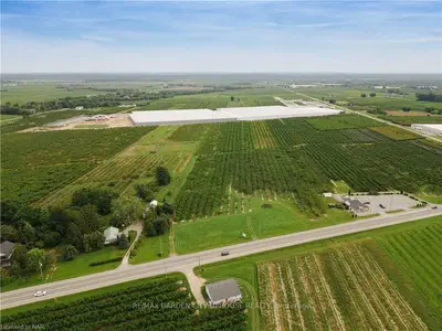 258 Lakeshore Road, Niagara-on-the-lake, On L0s 1j0