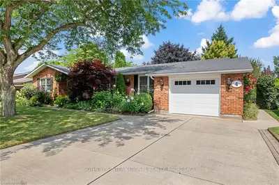 4 Upper Canada Drive, Niagara-on-the-lake, On L0s 1j0
