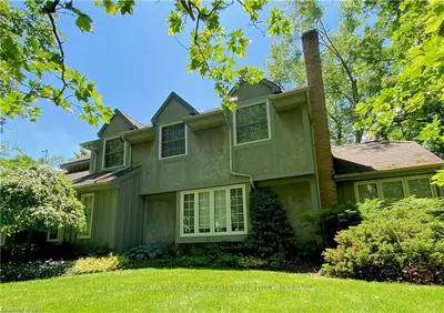 9 Christopher Street, Niagara-on-the-lake, On L0s 1j0