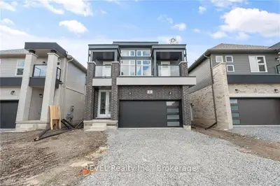 85 Laugher Avenue, Welland, On L3b 1z4