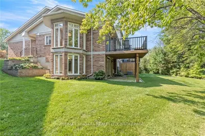 Condo Townhouse in St. Catharines