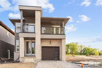 53 Laugher Avenue, Welland, On L3b 0n6