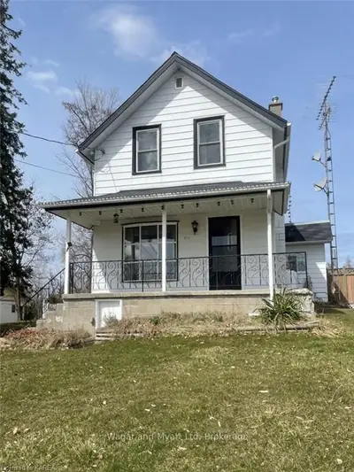679 Napanee Road, Tweed, On K0k 2l0