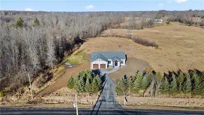 371 Church Road, Stone Mills, On K0k 1z0