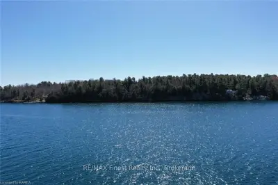 C CLUB ISLAND, Leeds and the Thousand Islands, ON, K0E 1V0