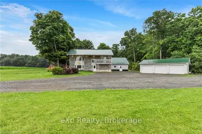 Detached in Prince Edward County