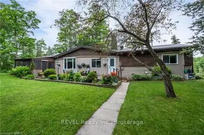 Detached in Frontenac