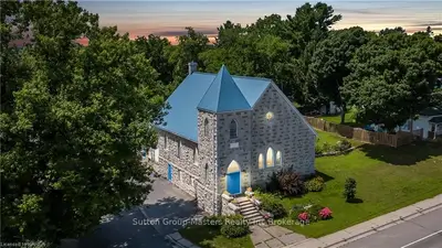 Detached in Frontenac