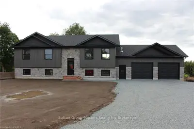 Detached in Frontenac