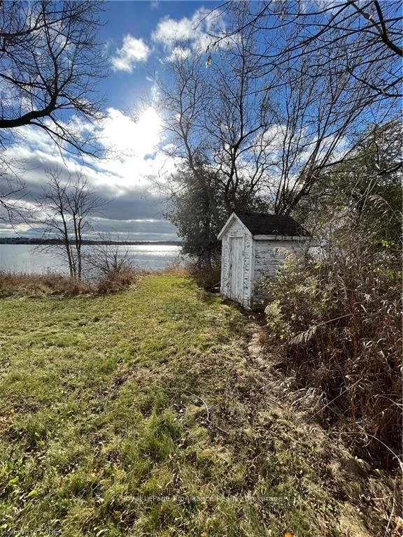 PT LT 9-10 HENDERSON Lane, Frontenac Islands, ON K0H 2Y0