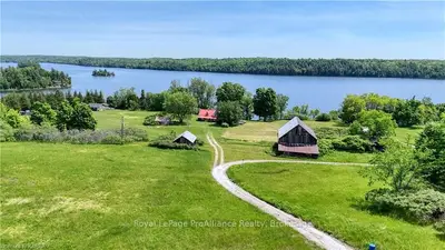 Detached in Frontenac