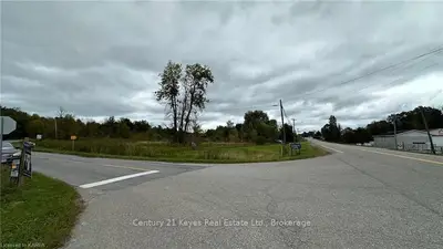 Vacant Land in Leeds and the Thousand Islands