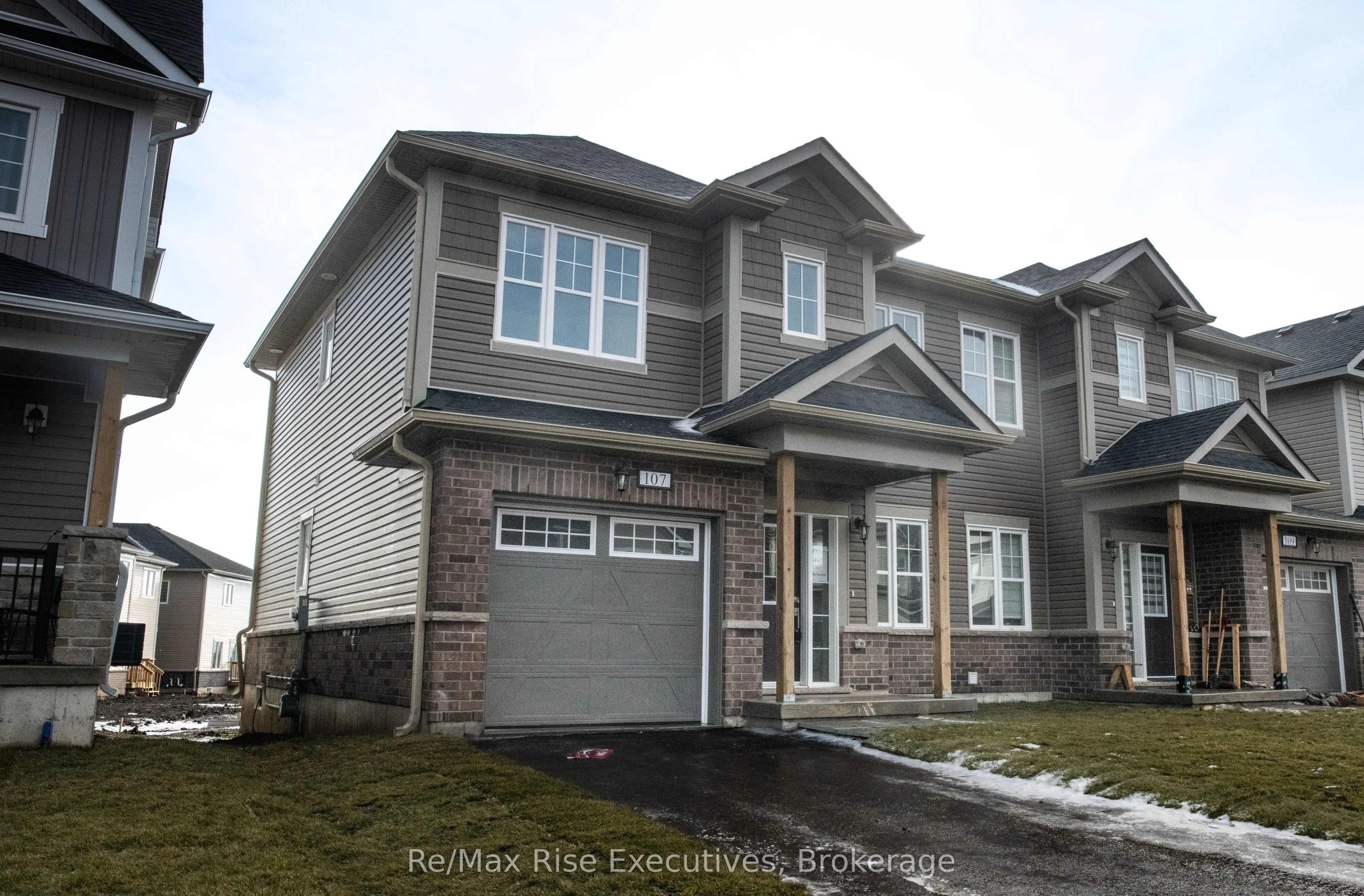 107 GILDERSLEEVE Boulevard, Loyalist, ON K0H 1G0