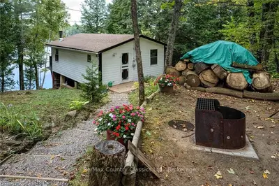 Detached in Frontenac