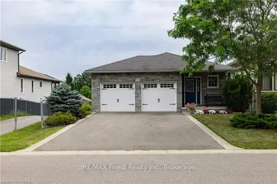 Detached in Loyalist
