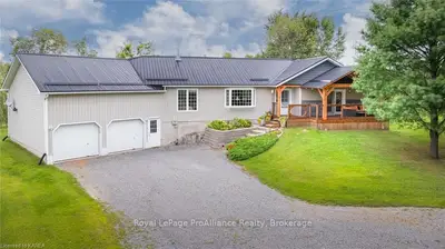 Detached in Frontenac