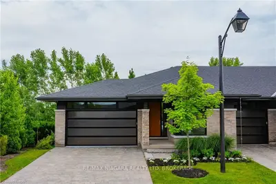 Att/Row/Townhouse in Niagara Falls