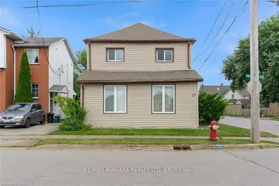 37 Canal Bank Street, Welland, On L3b 3m8