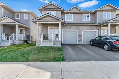 Semi-Detached in Loyalist