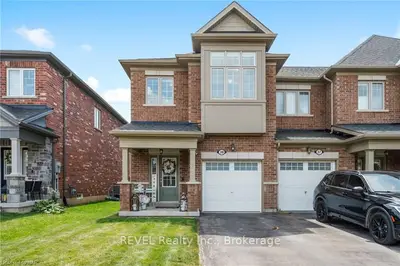 Att/Row/Townhouse in Thorold