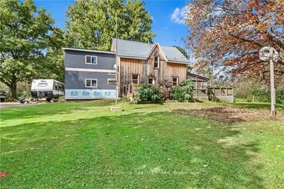 Detached in Front of Yonge