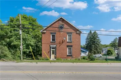 430 King Street W, Gananoque, On K7g 2g9