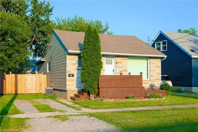17 ABERDEEN Court, Fort Erie, ON L2A 3Y7