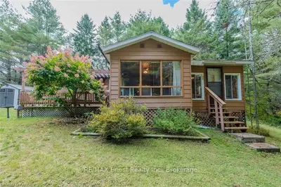 Detached in Frontenac