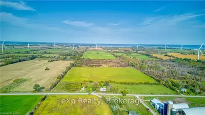 Detached in Frontenac Islands